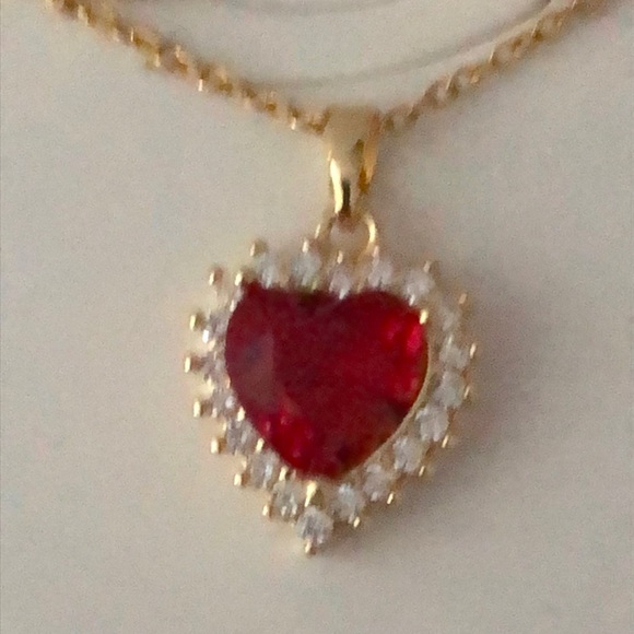 Elegant Red Heart Pendant Necklace and Earring Set - Picture 10 of 10